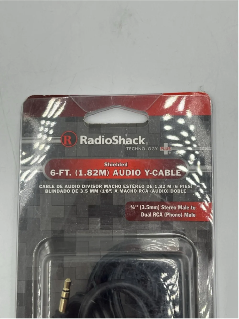 New RADIO SHACK shielded 6-Ft (1.82m) Gold-plated Audio Y-Cable 1/8